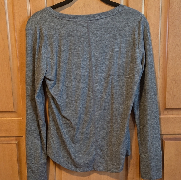 GapFit Breathe T-shirt - Picture 4 of 4